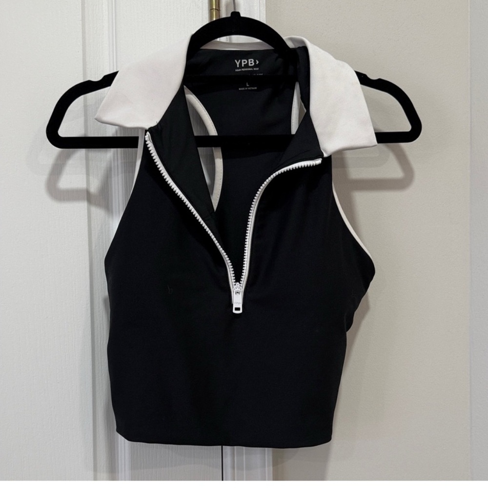 Black and White Women's Top Abercrombie